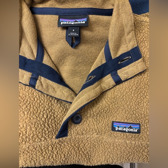 Patagonia pullover size small excellent condition only worn once. - Picture 2 of 3